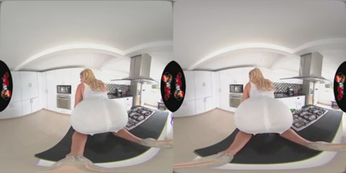 Blonde MILF VR gif