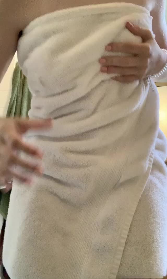 towel drop for your tuesday! (F19)(OC)