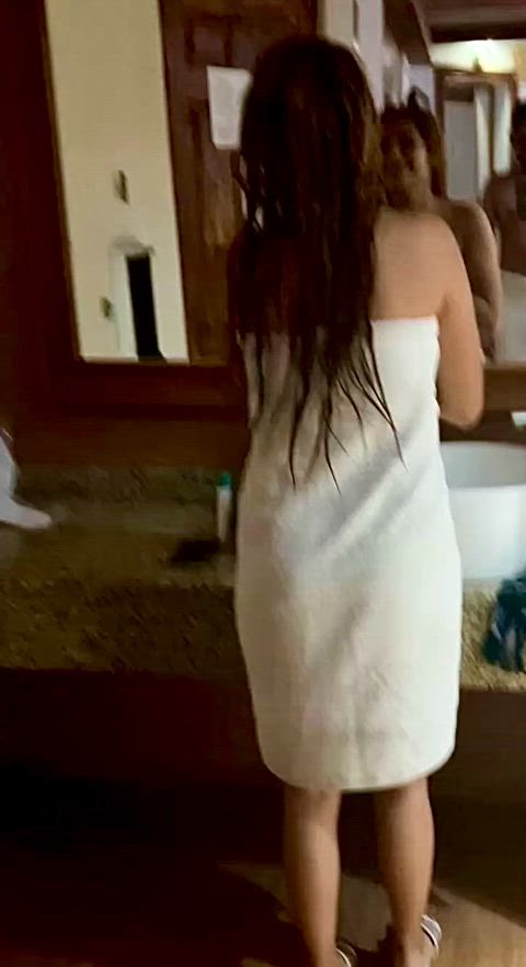 18 years old amateur latina mexican natural tits nude petite small tits teen gif