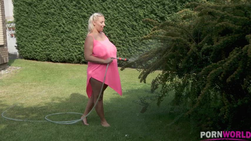 Curvaceous Blonde Krystal Swift Gets Titty Fucked In The Garden