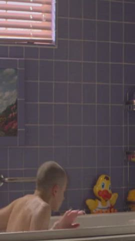 Joey king getting out of the tub