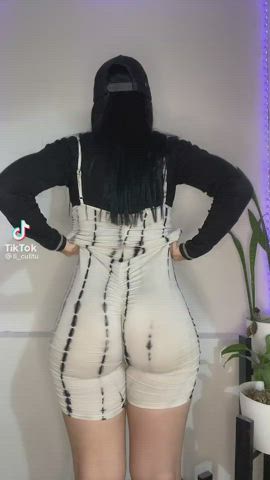 bubble butt jiggling tiktok gif