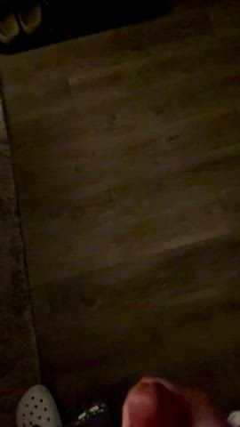 Watch and listen to me cum