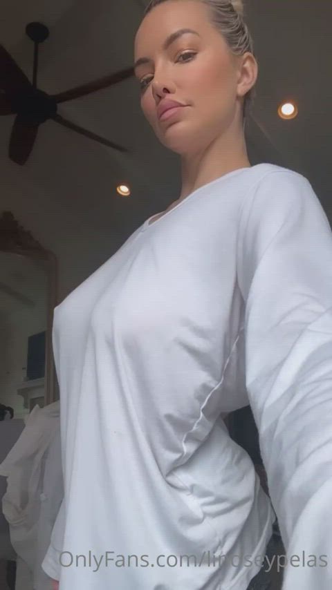 big tits blonde cleavage model natural tits nipples onlyfans stomach tongue gif