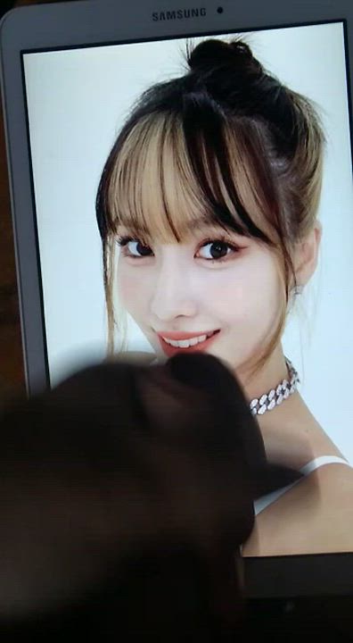 Momo (Twice)