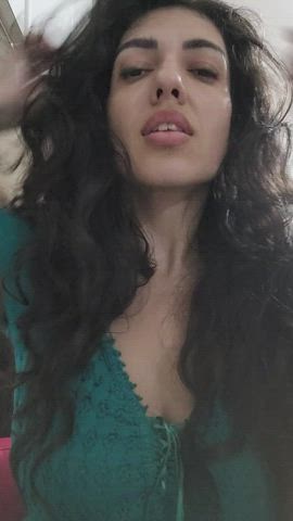 amateur boobs curly hair hair hotwife gif