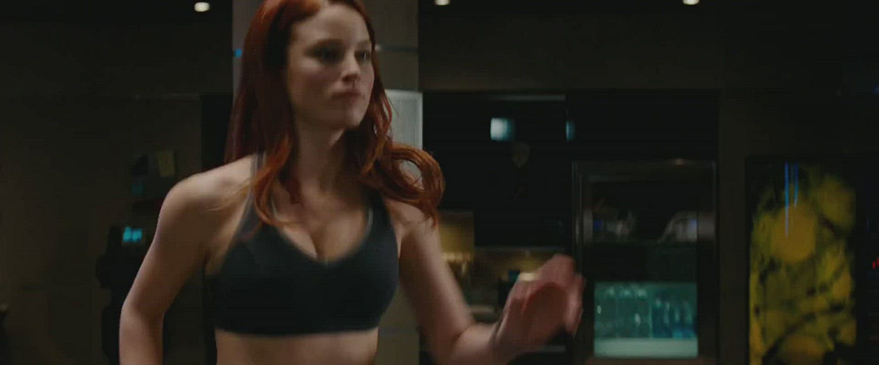 Rachel Nichols treadmill plot in "GI Joe"