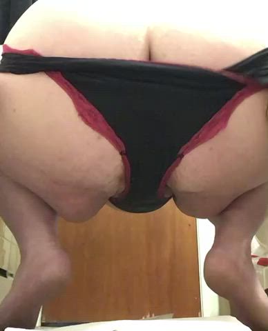 I get so wet when I shit my panties. Watch the pussy drool when I pull them away