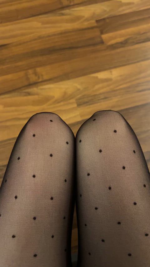 Polka dot legs 🖤