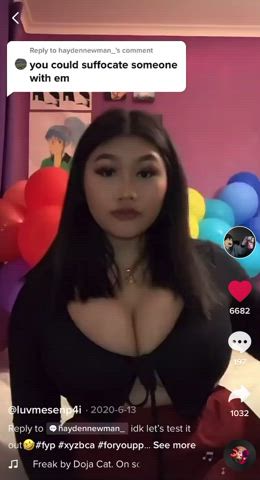 Big Tits Boobs Huge Tits Jiggling Tits gif