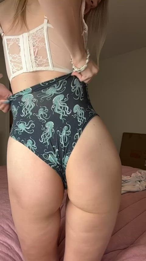 Happy, horny, and ready to cum play with you in [sext] or [cam] 😘 from mutual