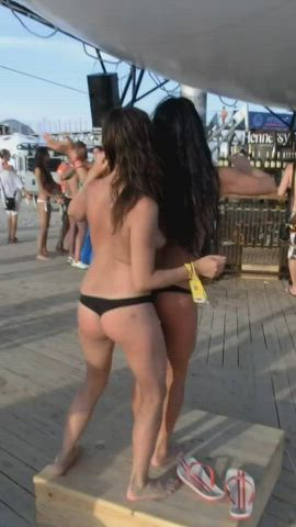 beach caught dancing exhibitionism exhibitionist kissing lesbian public topless r/caughtpublic