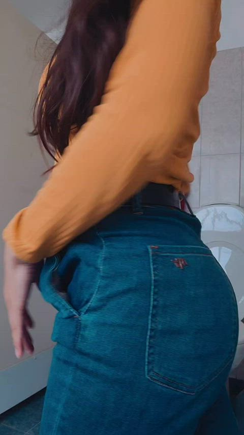 ass brunette onlyfans gif