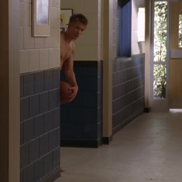 Chad Michael Murray naked - One Tree Hill S01E03