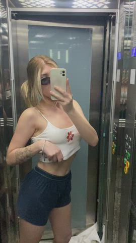 small tits in the elevator :3