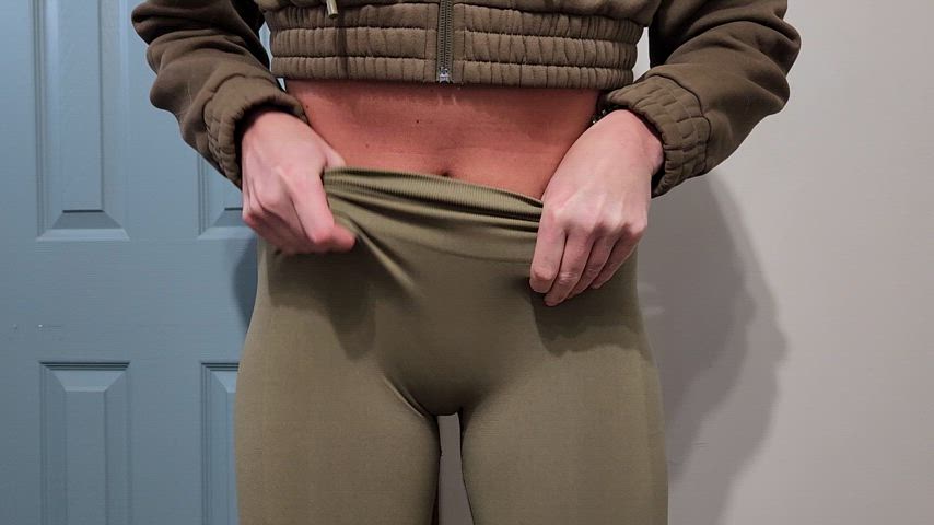 amateur camel toe leggings manyvids onlyfans pussy pussy lips tight tights yoga pants