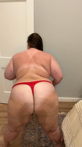 Hi Daddy, comment “yes” if you’d spank, bite, or fuck it?