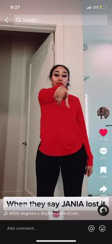 cute thick twerking tik-tok gif