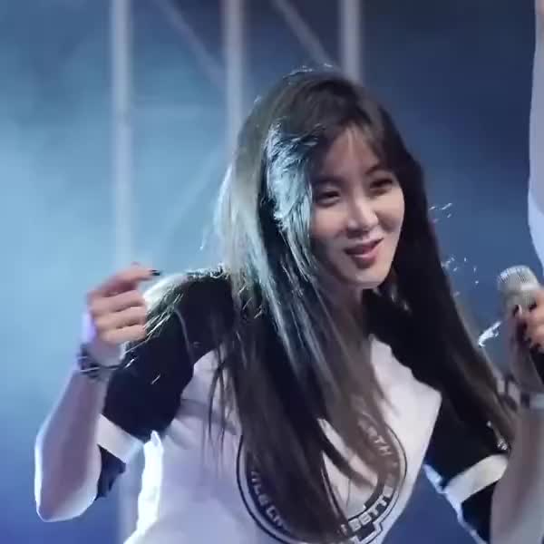 140905 Hyunyoung wink (Night after night) loop crop