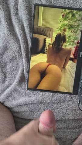 Merry Christmas to the tight ass of u/KarlieDiamond