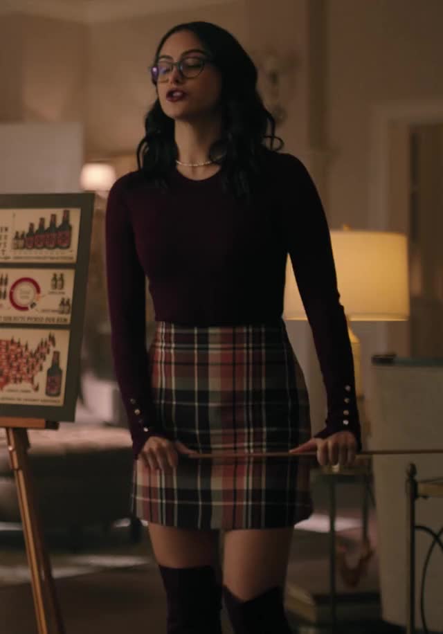 Camila Mendes