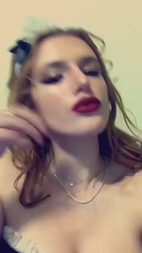 Bella thorne