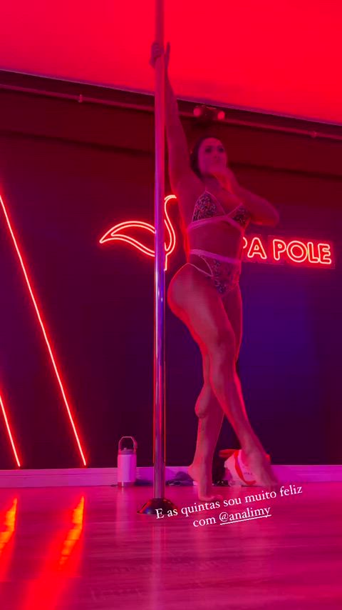 ass big ass big tits brazilian celebrity dancing muscular girl pole dance gif