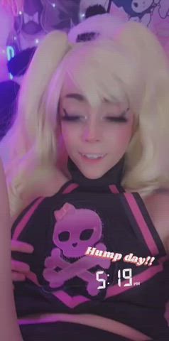 LIVE ON MANYVIDS AND MFC😍IT'S BIMBO CHEERLEADER DAY😍CONTROL MY TOYS WHILE I