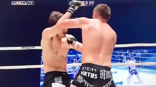 Daron Cruickshank KTFO's Koshi Matsumoto with a headkick (RIZIN 10)