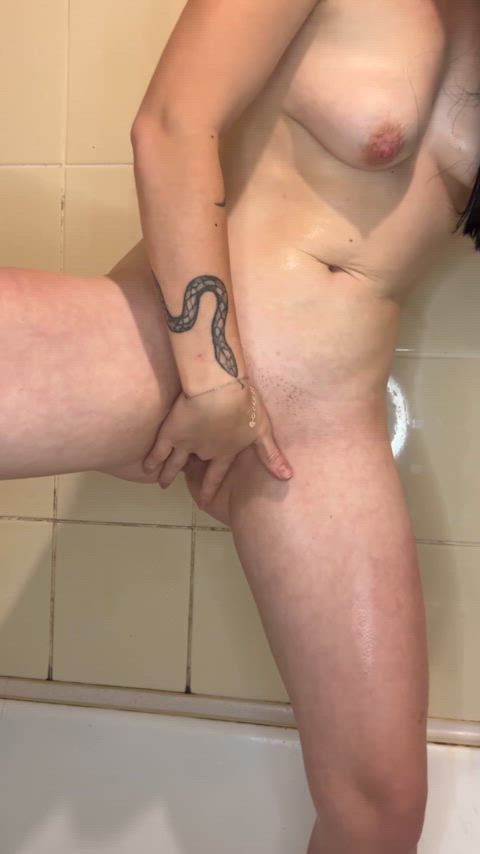 19 years old 19honeysuckle golden shower lia19 male masturbation masturbating onlyfans