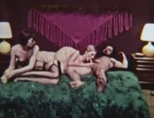 Blowjob Threesome Vintage gif