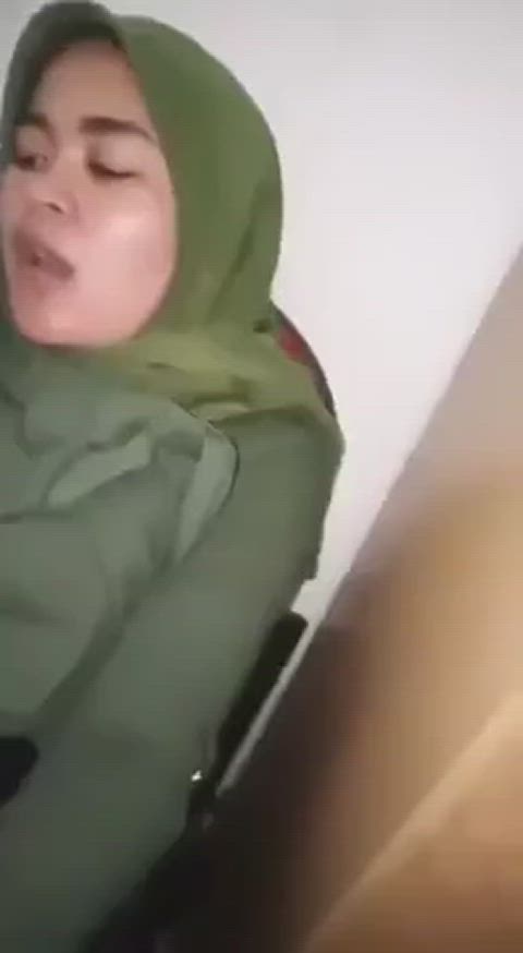 amateur cumshot hijab malaysian missionary muslim gif