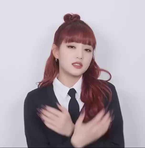 GIDLE Hwaa Vertical Clip Minnie