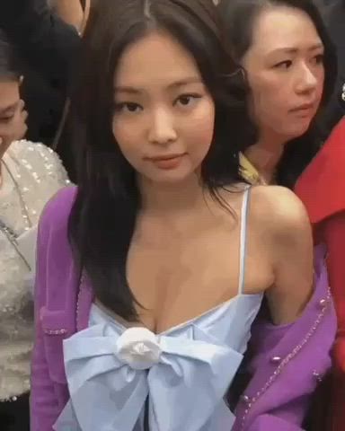 celebrity cleavage korean gif