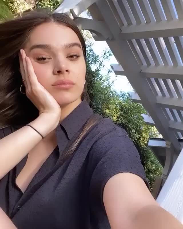 Hailee Steinfeld