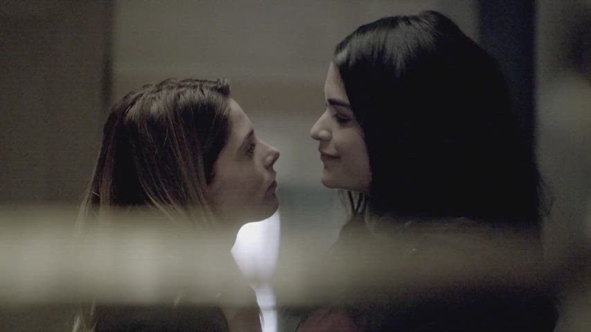 ashley greene kissing lesbian gif