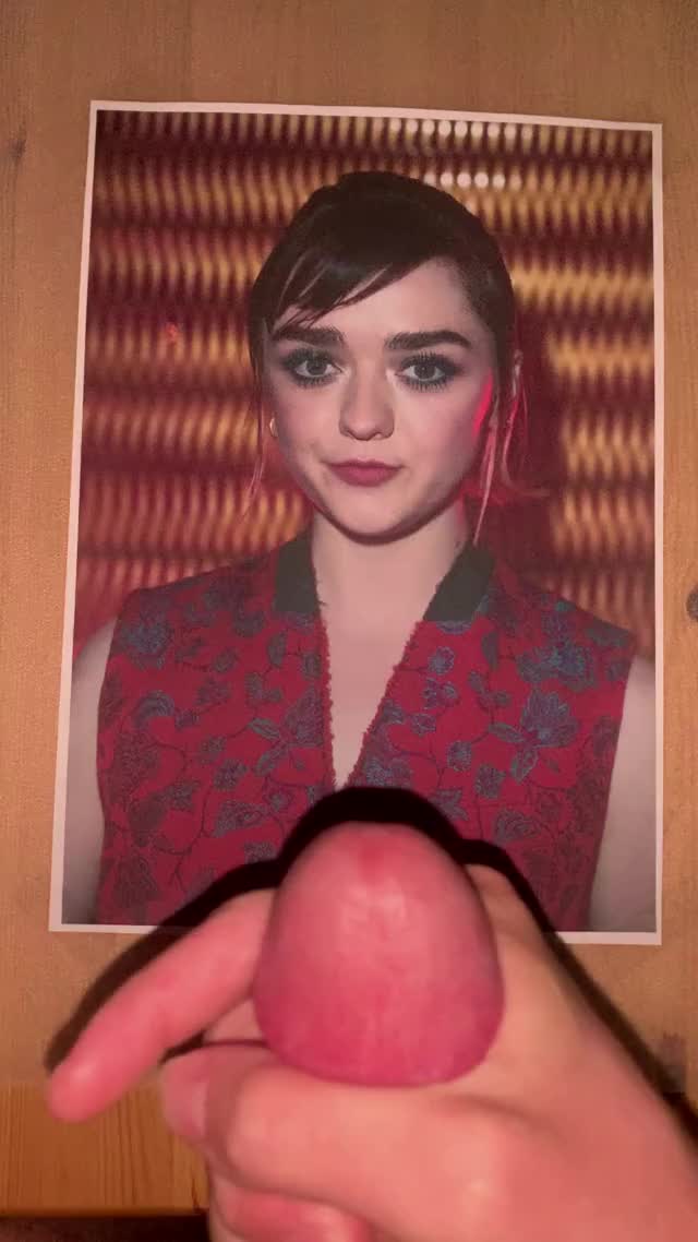 Maisie Williams 10