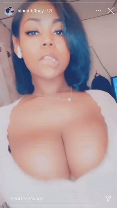 Big Tits Cleavage Ebony gif