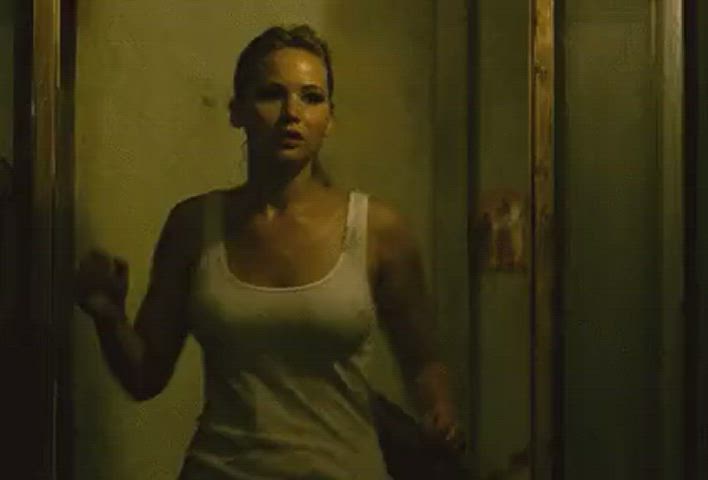 Jennifer Lawrence, jiggly