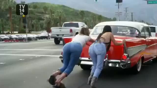 Kim & Khloe Kardashian pushing car (0.25x, looping, optical flow)