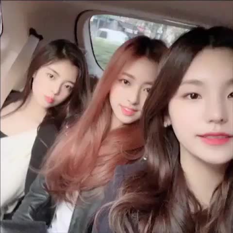 190430 Yeji, Yuna & Lia