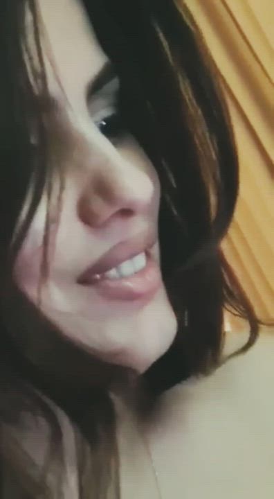 Desi Sexy NRI Having Fun with Her Boyfriend in Oyo Room 😍❤️ [Must Watch] [Video