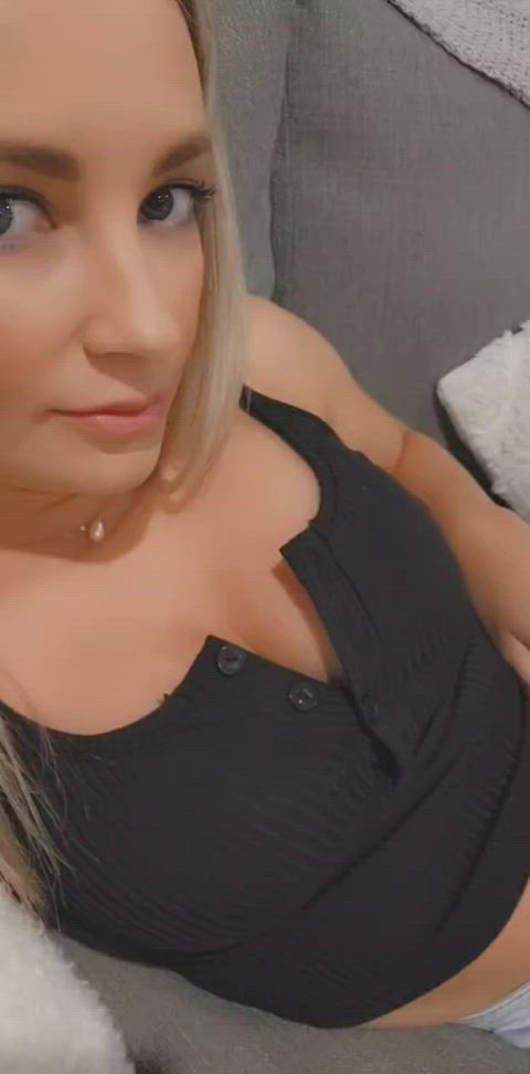 amateur blonde milf masturbating onlyfans petite tiktok gif