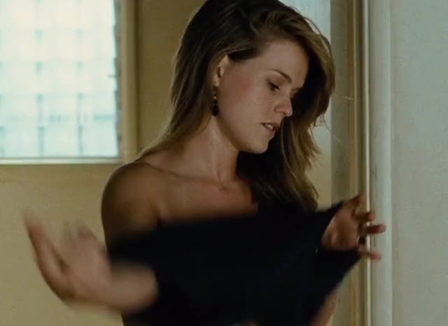 Alice Eve - Crossing Over (2009)