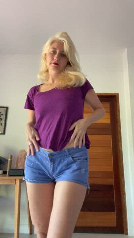 blonde dancing hotwife milf gif