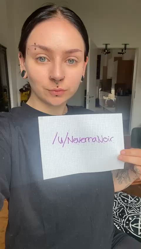 I am real! Here's my verification!