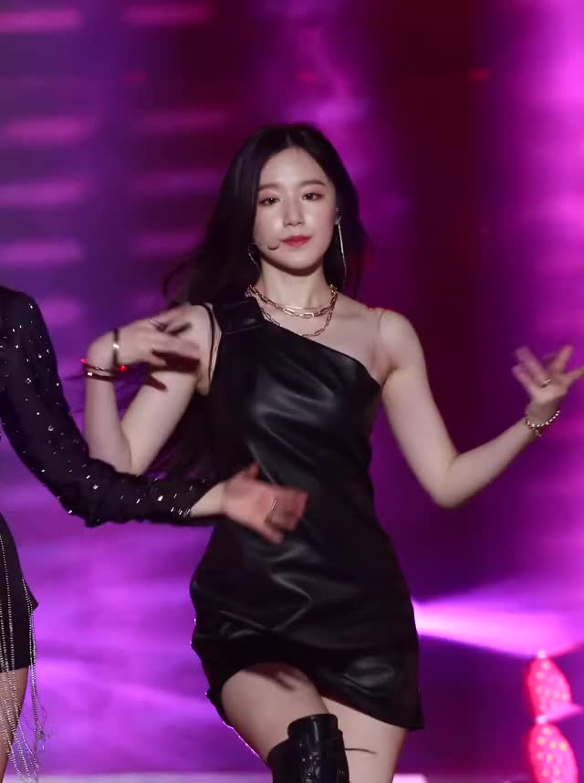 (G)I-DLE - Shuhua 191221 3