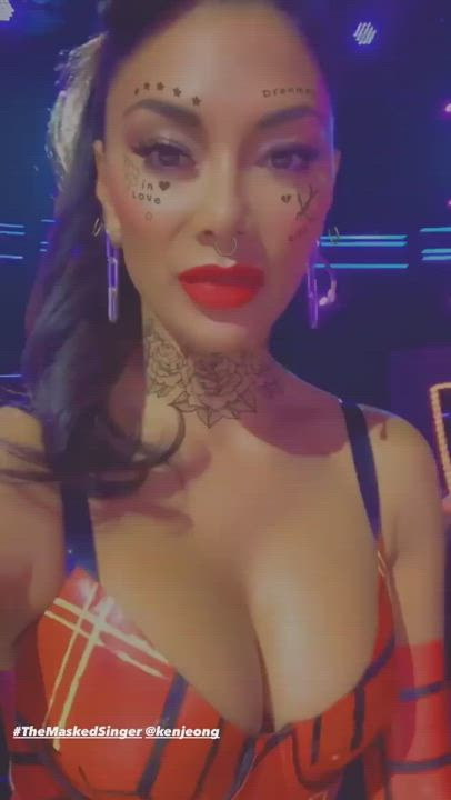 Big Tits Cleavage Nicole Scherzinger gif