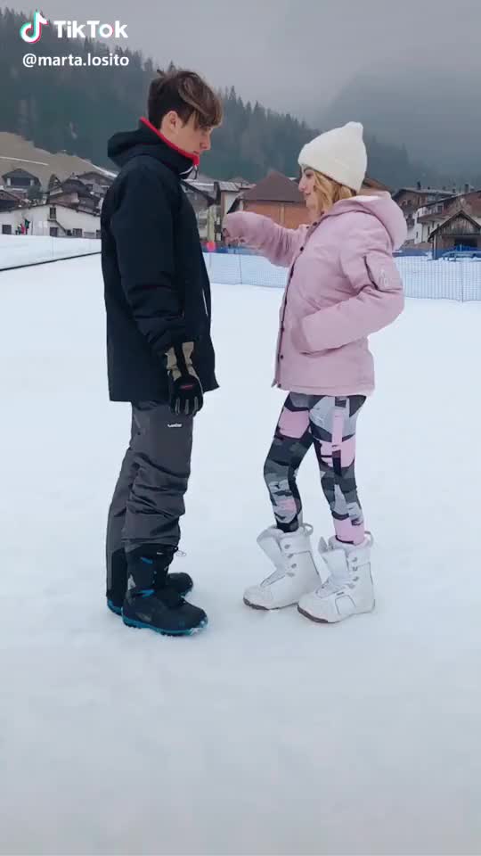 Siete fidanzati ? ❤️ si / ? no #couple #snow