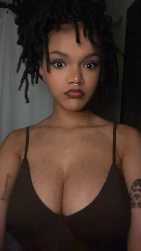 Anyone like black big tiddy goth girls?